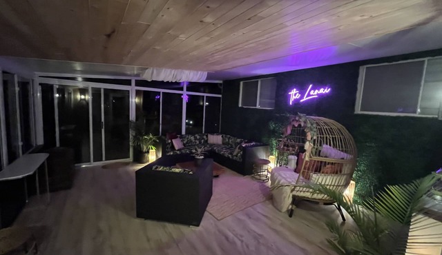 Private Beach! Year Round Secluded Forest Retreat in Port Franks. Hot Tub!