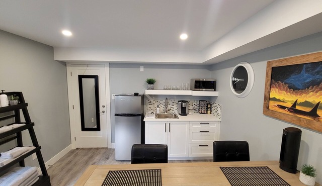 Private & cozy suite located in Fort Langley