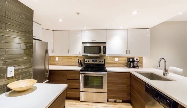 Private Hot Tub & AC | Pool | Free Parking | Steps to Village, Lifts & Bike Park