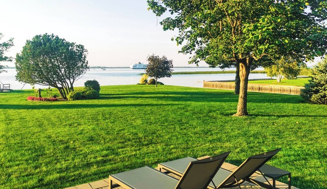 Private Luxury Lakefront Paradise – Big Garden, Dream Views, Perfect Setting