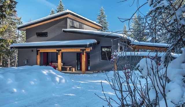 Private oasis with sauna and hot tub @ Red Mountain
