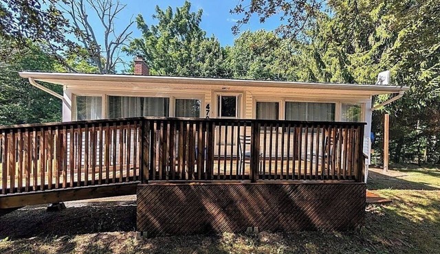 Private Ravine Retreat with Deck, Hammock & BBQ — Minutes to Port Stanley Beach