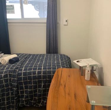 Private Room downtown Ottawa 220 meters to Uottawa train station