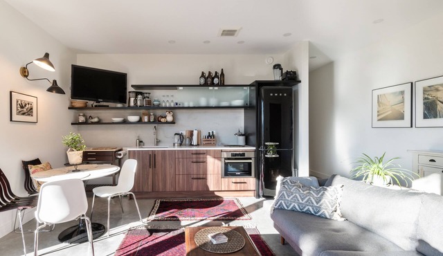 Private suite 2 bedroom in the Southern Okanagan BC reg #H082210588