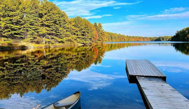 ☀Private Waterfront LogStyle Cottage With Lakeview!