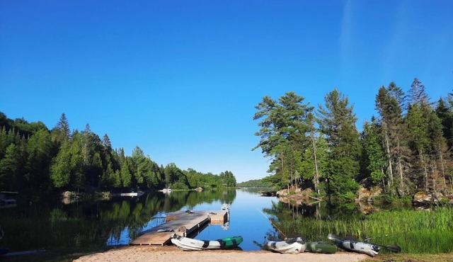 Private Winter Lakefront Cottage - Relax & Unwind