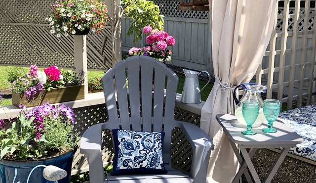 Pure comfort and perfect location, just like you never left home!