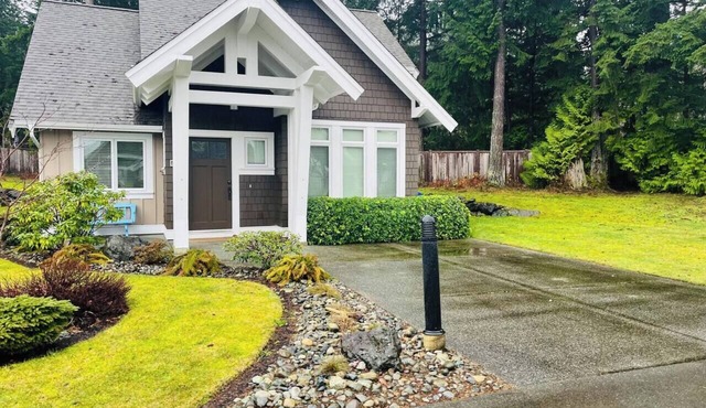 Qualicum Family Cottage - 3bd/2 bath