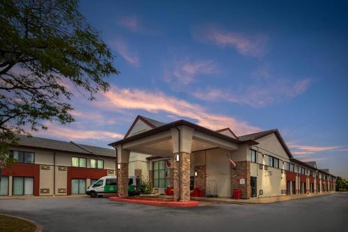 Quality Inn & Suites 5585 Ambler Drive Mississauga Ontario