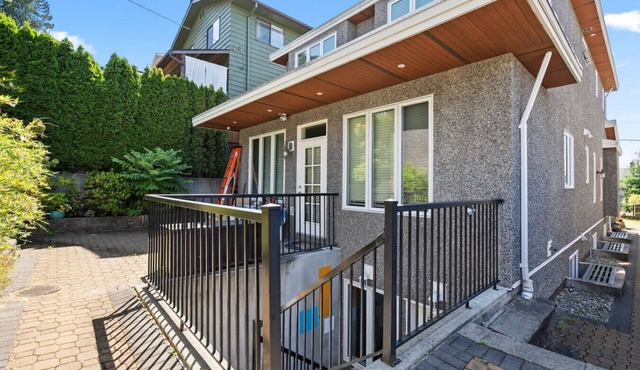 Quiet 1BD in North Vancouver
