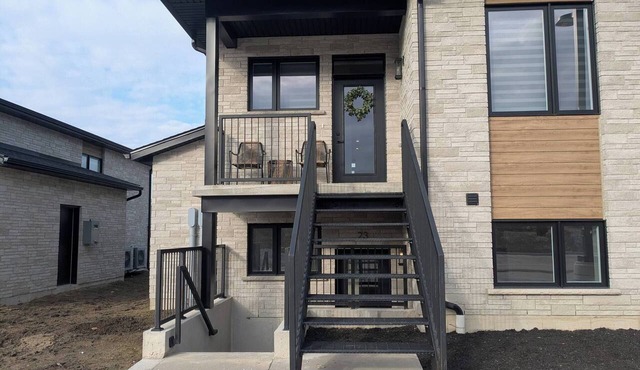 Quiet 2BR Condo Near Hospital and Wi-Fi