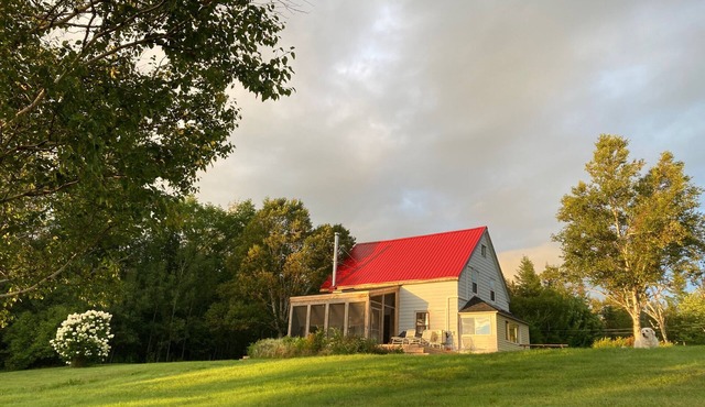 Quiet 60 acre farmhouse retreat close to beach and under 3 hours from Halifax