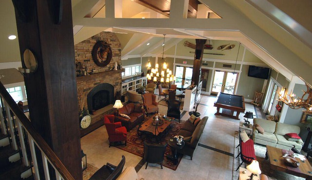 Relaxing Luxury Baysville Muskoka Villa