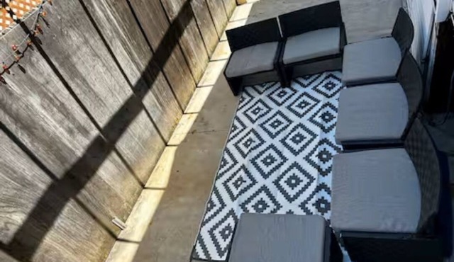 Renovated Spacious 2 Bedroom Apartment Central Hamilton