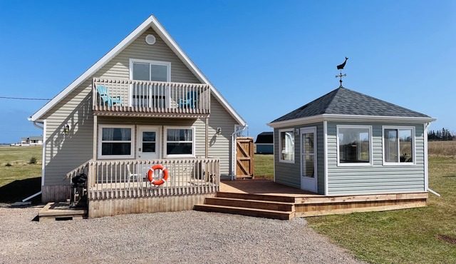 Rest Ashored in Anne's land!- Hot tub, Kayaks Centrally located, stunning views.