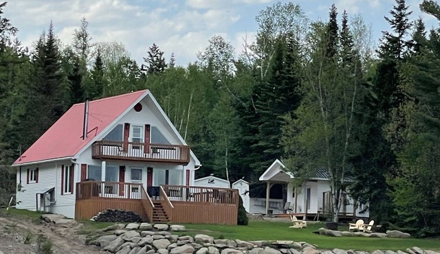 Richibucto Cozy Retreat with Bunk House