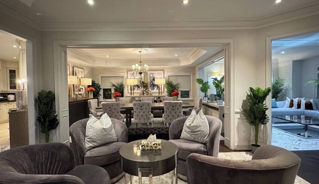 Richmond Hill Mansion ⚽ FIFA 2026 Stay | Sleeps 20 | Executive Retreat