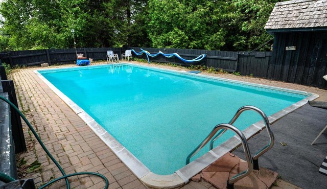 Rideau lakes country home