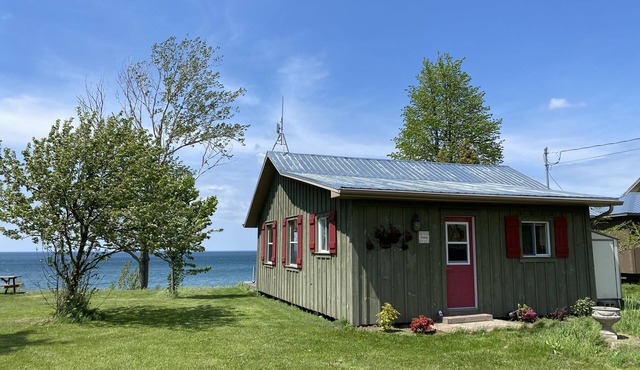 Riesling Cottage on the lake