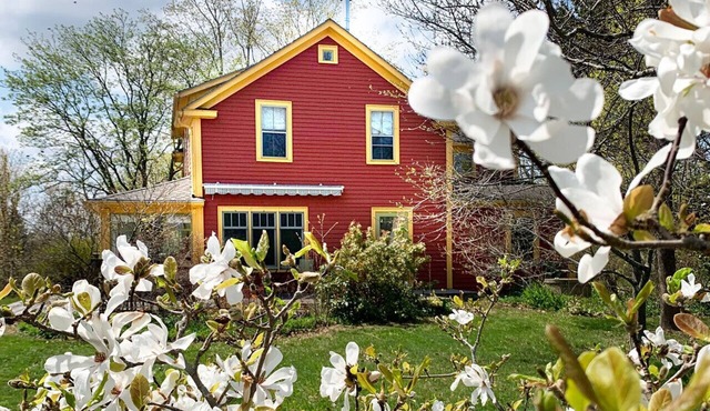 Rose Cottage-Charming, Comfortable, Ocean Breezes