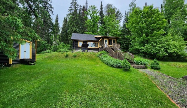 Rustic charm, lake/beach access