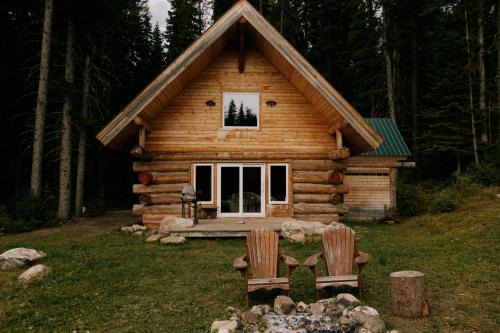 Rustic Dream Cabin at Beaverfoot