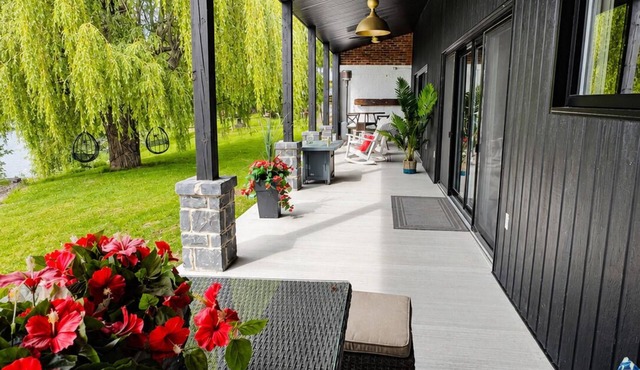 Rustic River Ranch ~ The Lodge ~ River Terrace ~ Fire pit ~ Large Porch