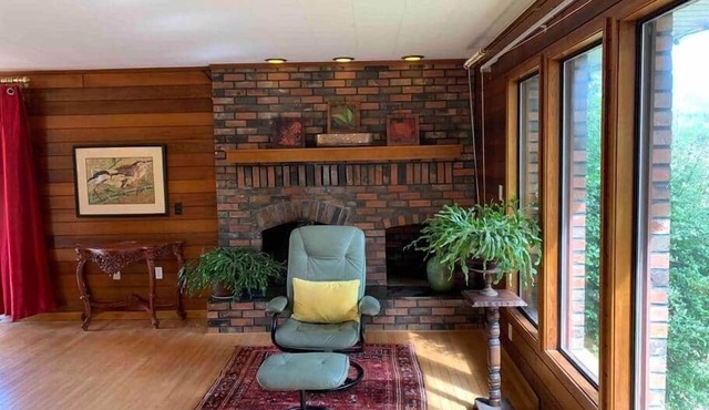 Scenic Country Home | Sleeps 12 Pet friendly, Port Alberni
