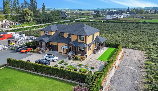 Scenic Farmhouse Retreat with Expansive Living Space & Panoramic Views
