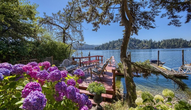 Sea 'n Sand - Deep Cove Waterfront- Kayaks! 7 day weekly rentals .