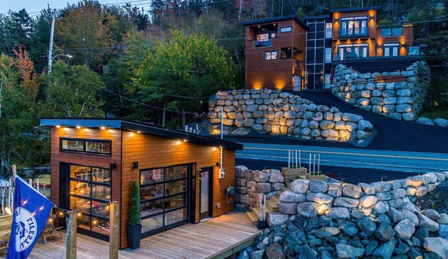 Seacliff- Luxury Halifax Waterfront Paradise -Pool, Hot Tub, Wharf & Boathouse