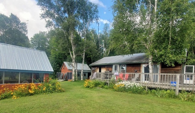 Secluded and serene lakefront cottage
