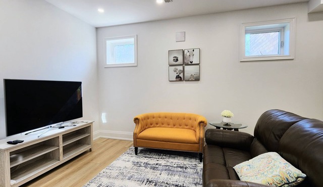 Serene High-celling Retreat in Upsacle and Safe Neighbourhood