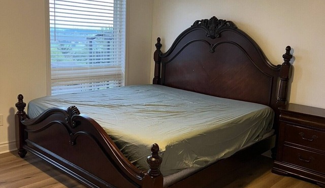 Serene Mountain‑View Retreat in a Quiet, Well‑Located Neighborhood