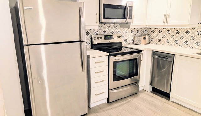 Serene Scarborough 2BR Retreat Near Parks & DT