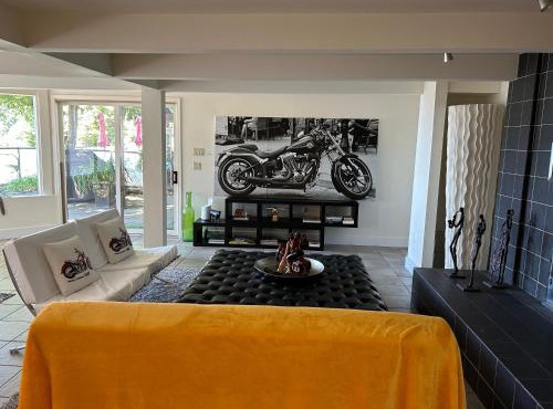 Seymour Private Bedroom, Ensuite Bathroom with Shared Pool, Hot Tub with Views