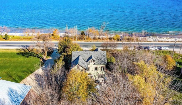 Shale Beach House - 5 minutes drive to Blue Mountain Village!