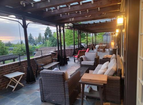 Shaughnessy Heritage Manor on Vancouver's Westside free housekeeping optional