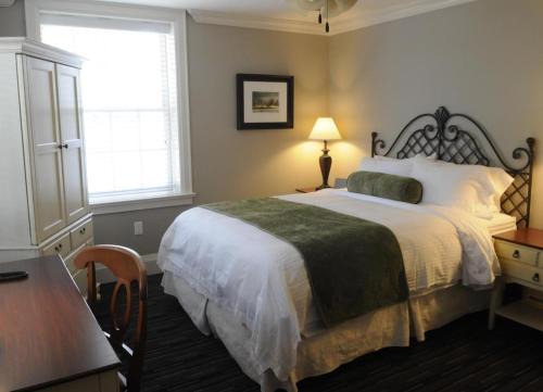 Sherwood Inn
