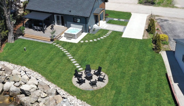 Shore To Please-Tranquil Getaway in Amherstburg