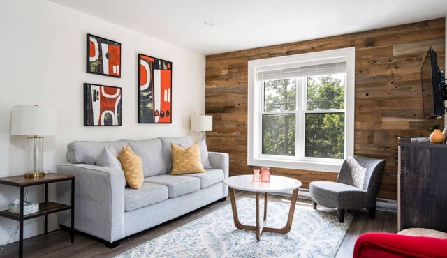 `Ski` at Hills Meaford | 2BD Suite + Bunk Beds