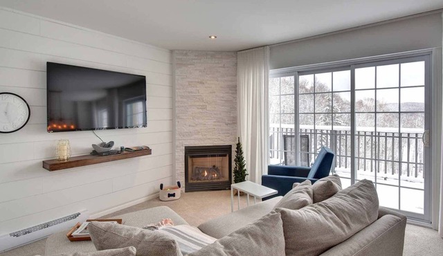 Ski-In/Ski-Out Mont-Blanc Condo w/Pool & Lake Access