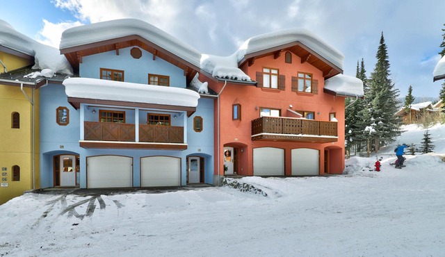 Ski-in|Ski-out, Studio, Sleeps 2, Full kitchen, Snow Creek Village, Sun Peaks