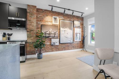 Sleek Brand New 1 Bedroom Condo - Downtown Luxury!