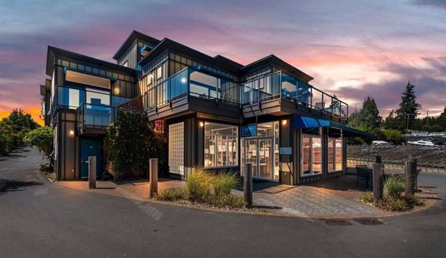 Sooke Harbour Penthouse