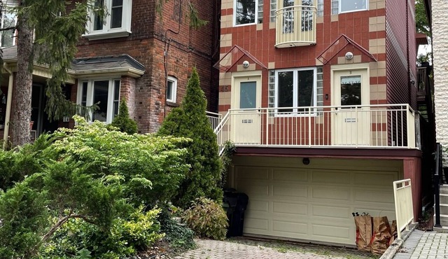 Spacious 2-bdrm with sheltered back garden oasis