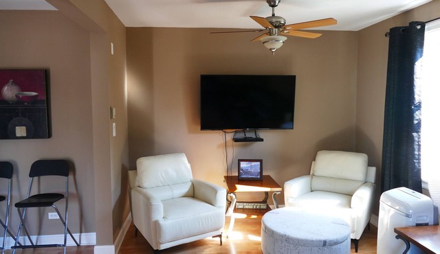Spacious 3 bedroom home that sleeps 7 with large deck and great views