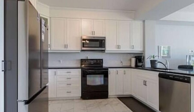 Spacious 3BR | Sleeps 10 | Free Parking & Wi-Fi
