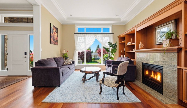 Spacious 4-bedroom house in delightful North Vancouver with AC