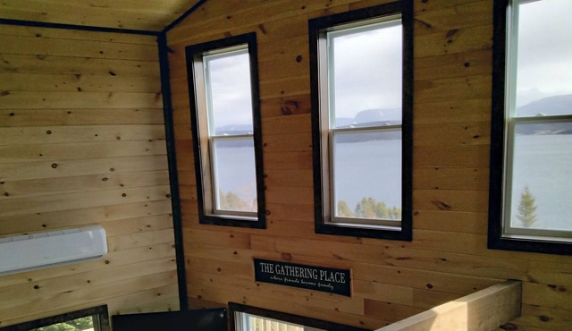 Spacious 4-bedroom, 2-washroom chalet in the heart of Gros Morne